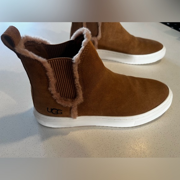 ❌SOLD  UGG ALAMEDA CHELSEA SHOE - Picture 7 of 10